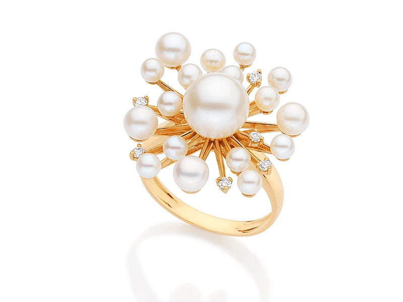 Anel em ouro amarelo com diamantes e pérolas Biwa
