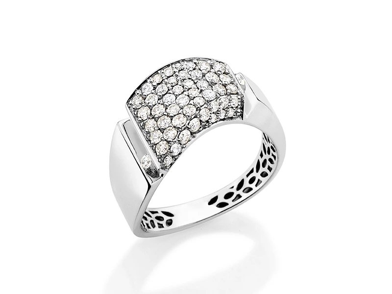 Anel pavé em ouro branco com diamantes