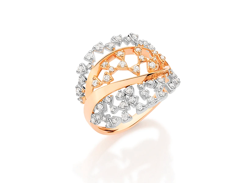 Anel em ouro rosé e ouro branco com diamantes